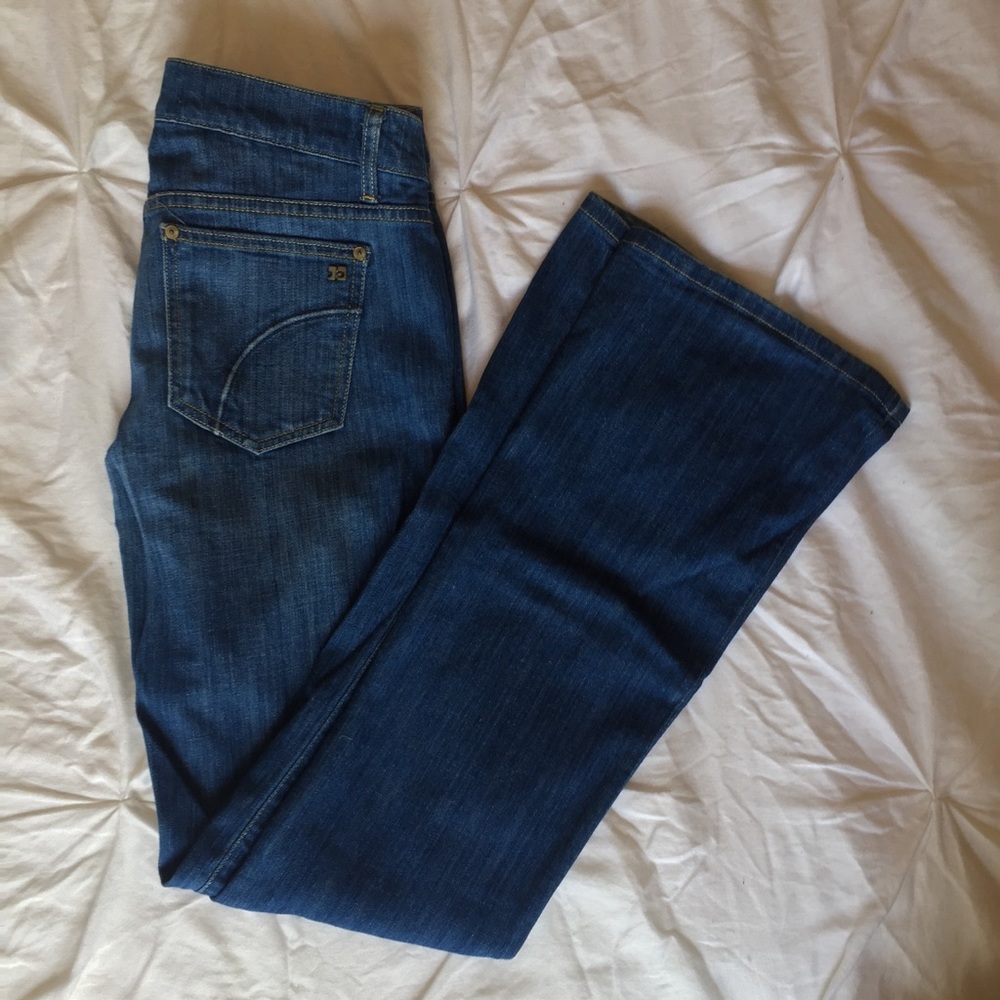 Joe’s honey boot cut jeans 👖